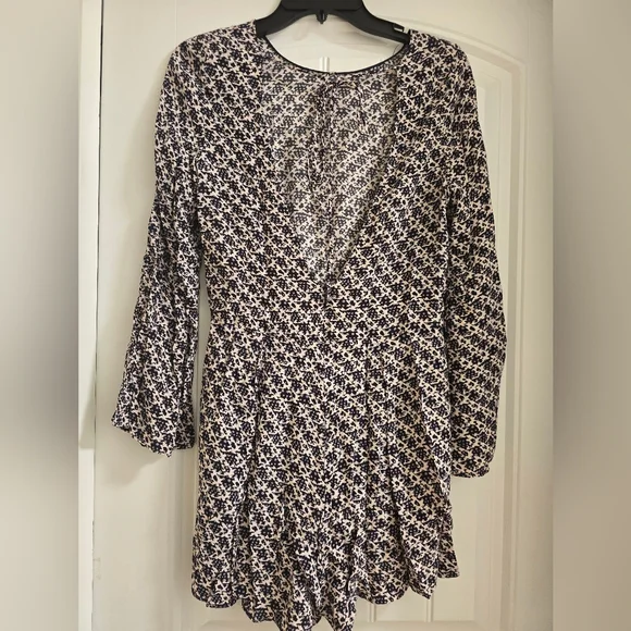 🌟7/25$ ZARA WOMAN  Bell Sleeve Open Back Romper - Picture 10 of 10